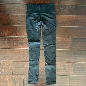 Like new Spanx black legging